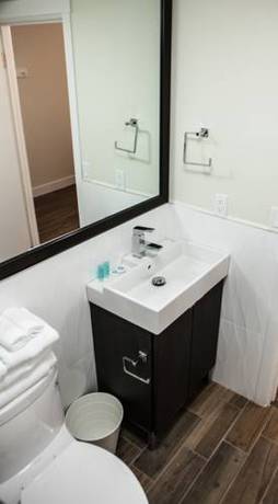 Imagen de la habitación del Hotel Queens, New Westminster. Foto 14