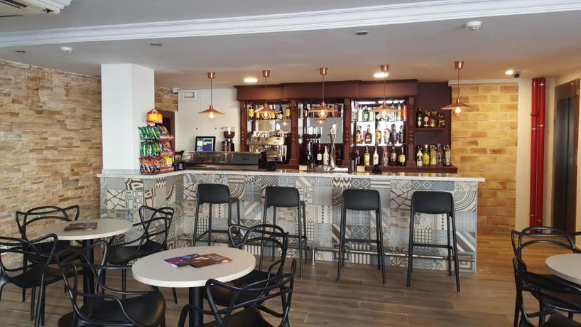 Imagen del bar/restaurante del Hotel Queens - Only Adults. Foto 3