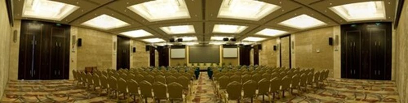 Imagen de los interiores del Hotel Queens Palace. Foto 16