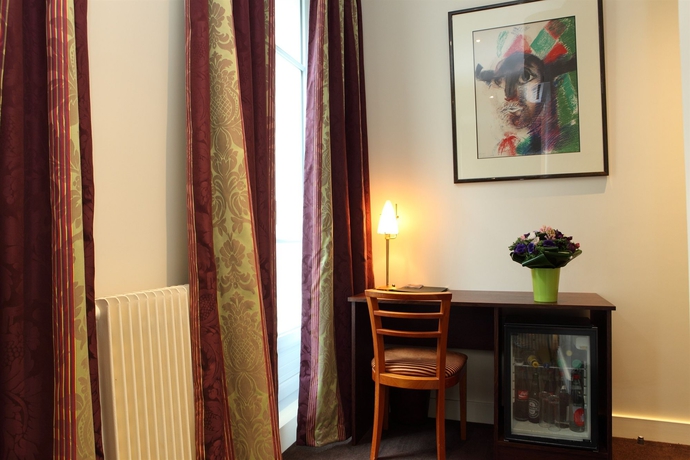 Imagen de los interiores del Hotel Queens, París. Foto 12