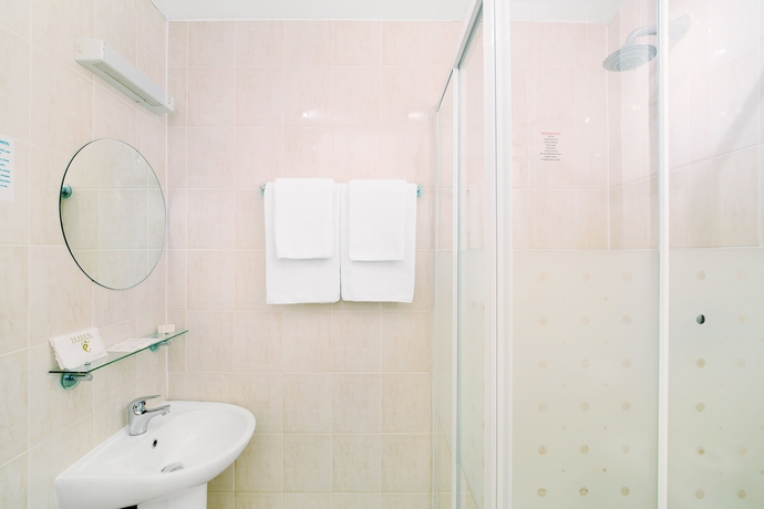 Imagen de la habitación del Hotel Queens Park. Foto 3