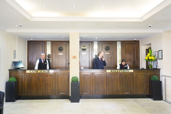 Imagen de los interiores del Hotel Queens Park. Foto 14