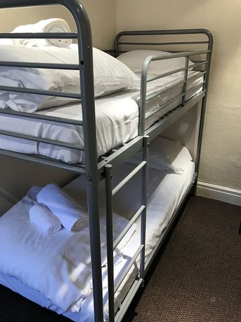 Imagen de la habitación del Hotel Queens Plaza. Foto 6