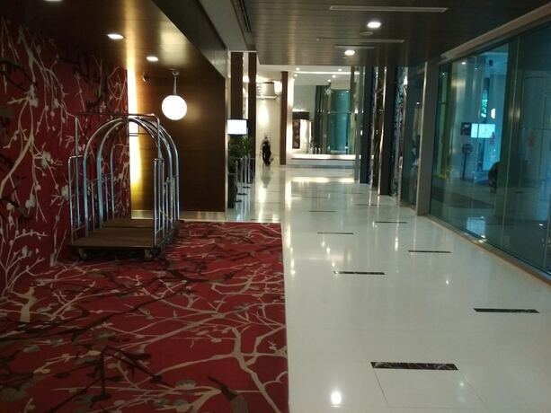 Imagen general del Hotel Queens Service Suite At Swiss Garden Residences. Foto 3