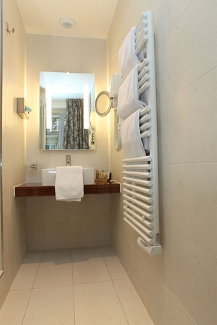 Imagen de la habitación del Hotel Queens, Trocadero. Foto 4