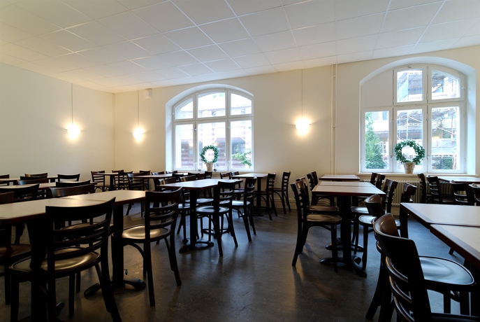 Imagen del bar/restaurante del Hotel Queen's by First Hotels. Foto 1