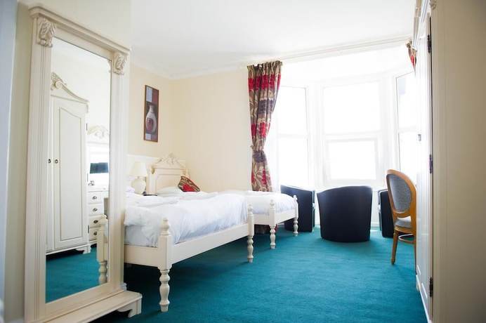 Imagen de la habitación del Hotel Queensbridge. Foto 2