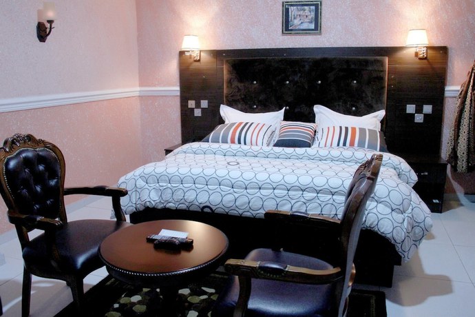 Imagen de la habitación del Hotel Queensgate Continental And Suites. Foto 13