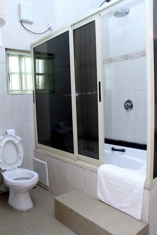 Imagen de la habitación del Hotel Queensgate Continental And Suites. Foto 16