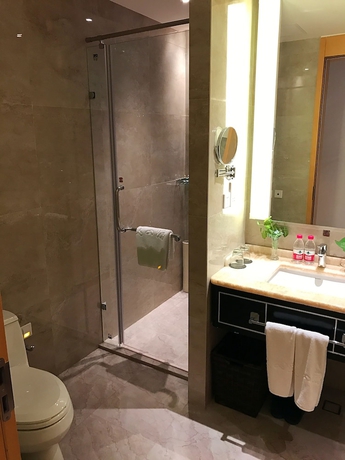 Imagen de la habitación del Hotel Queensir International. Foto 13
