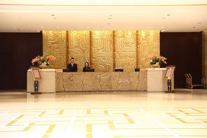 Imagen de los interiores del Hotel Queensir International. Foto 19