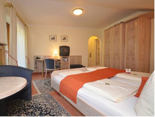 Imagen de la habitación del Hotel Quellenhof, Bad Wiessee. Foto 11