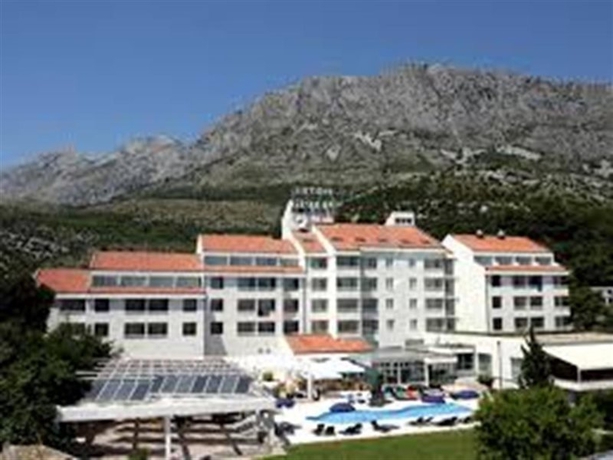 Imagen general del Hotel Quercus, DRVENIK. Foto 8