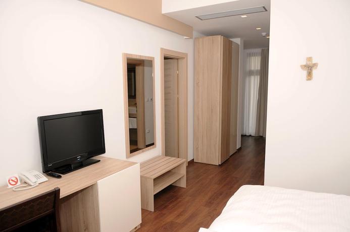 Imagen de la habitación del Hotel Quercus, Medjugorje. Foto 6