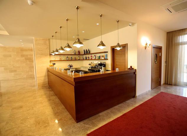 Imagen del bar/restaurante del Hotel Quercus, Medjugorje. Foto 3