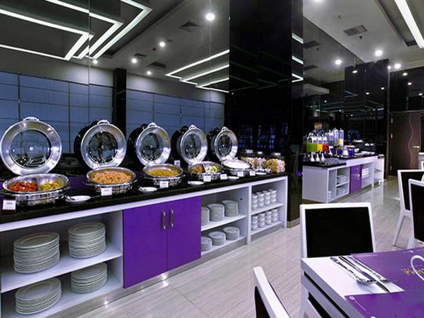 Imagen del bar/restaurante del Hotel Quest Balikpapan By Aston. Foto 3
