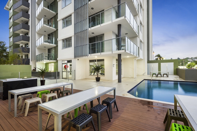 Imagen de la piscina del Hotel Quest Breakfast Creek. Foto 16