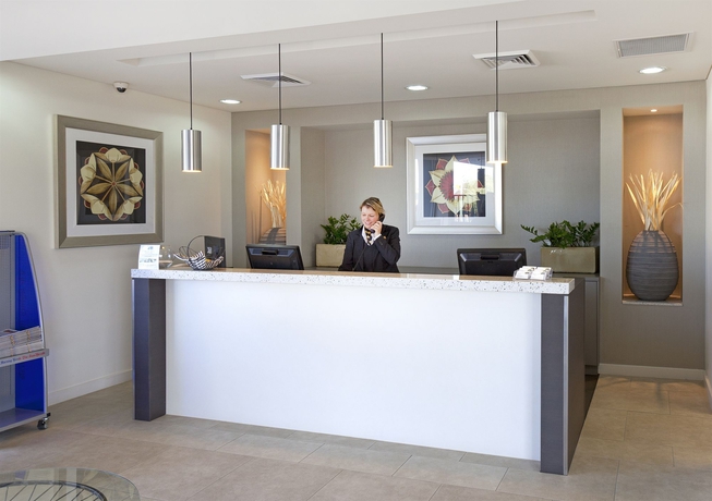 Imagen de los interiores del Hotel Quest Campbelltown. Foto 11