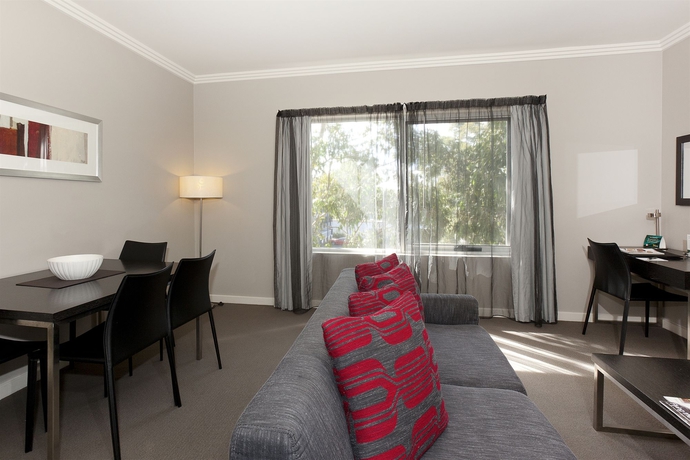 Imagen de los interiores del Hotel Quest Campbelltown. Foto 12