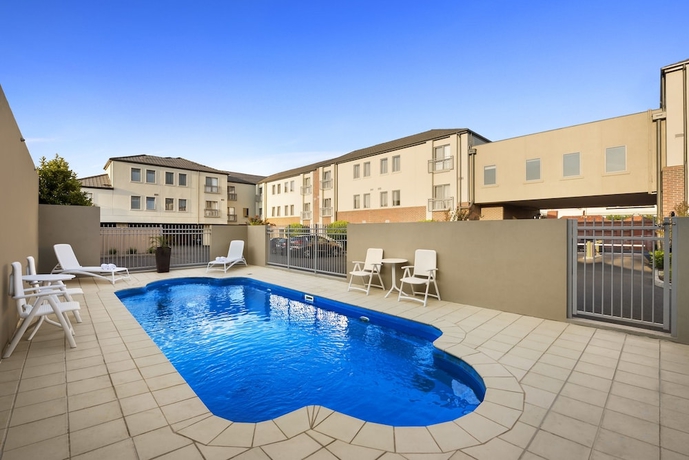 Imagen de la piscina del Hotel Quest Moonee Valley. Foto 18