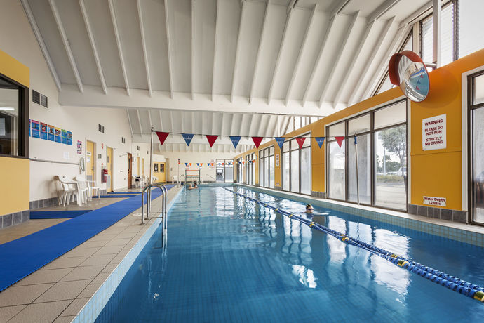 Imagen de la piscina del Hotel Quest Sanctuary Lakes. Foto 16