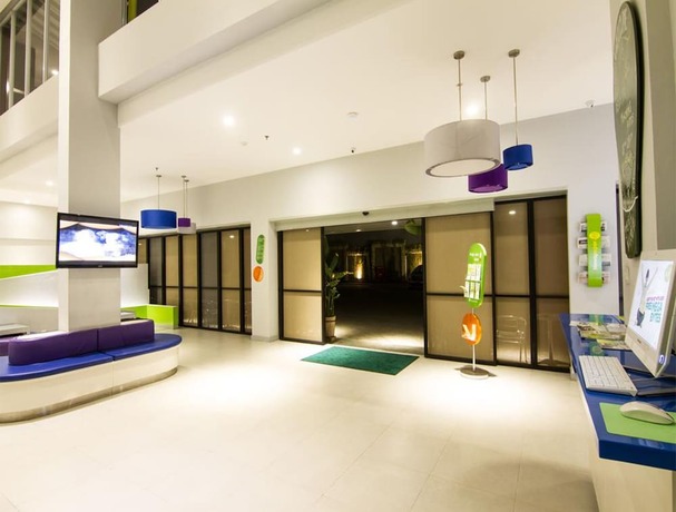 Imagen de los interiores del Hotel Quest Vibe Dewi Sri Bali. Foto 9