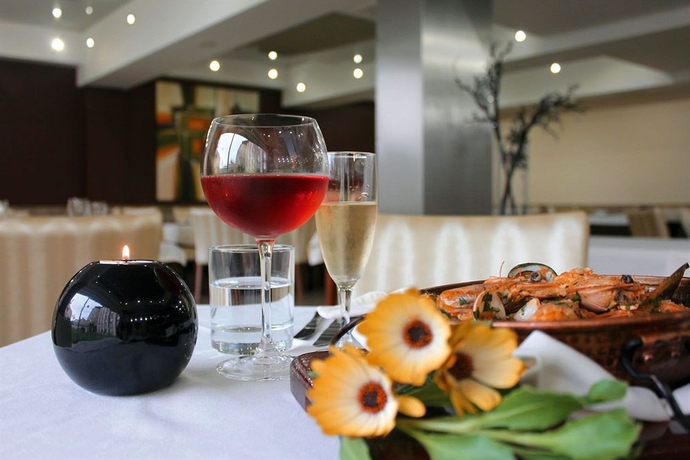 Imagen del bar/restaurante del Hotel Quiaios. Foto 3