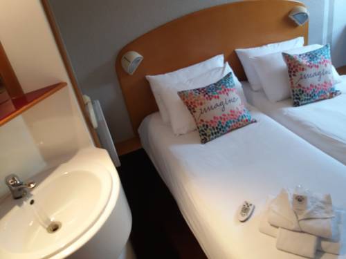 Imagen de la habitación del Hotel Quick Palace Lyon Saint Priest. Foto 6
