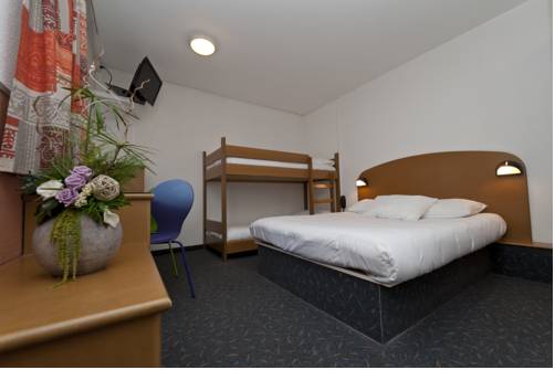 Imagen de la habitación del Hotel Quick Palace Pau. Foto 8