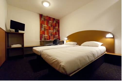 Imagen de la habitación del Hotel Quick Palace Pau. Foto 10