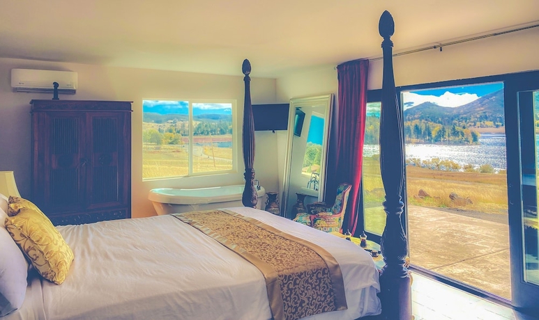 Imagen de la habitación del Hotel Quiet Mind Mountain Lodge, Retreat and Spa. Foto 2