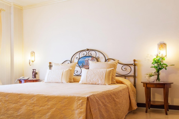Imagen de la habitación del Hotel Quiete Taormina Naxos, Tapestry Collection by Hilton. Foto 15