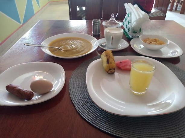 Imagen del bar/restaurante del Hotel Quila Gilgil. Foto 4