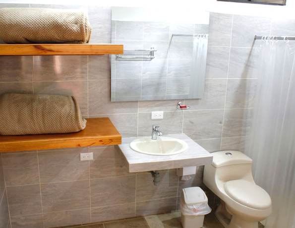 Imagen de la habitación del Hotel Quimbaya. Foto 3