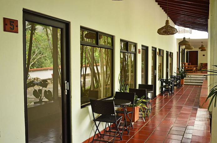 Imagen de la habitación del Hotel Quimbaya. Foto 6