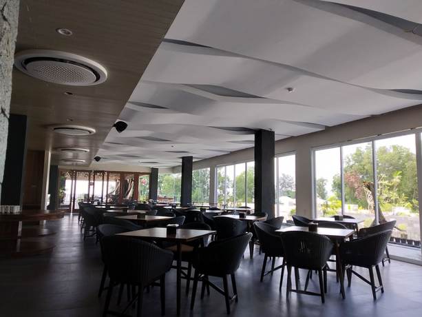 Imagen del bar/restaurante del Hotel Quins Style Resort Belitung. Foto 3