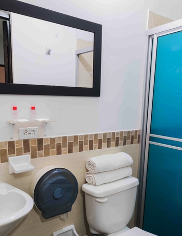 Imagen de la habitación del Hotel Quinta Avenida, MEDELLIN. Foto 16