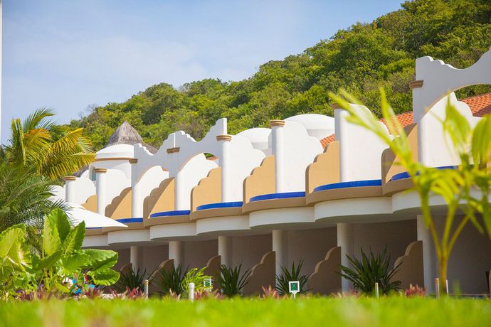 Imagen de la piscina del Hotel Quinta Bella Huatulco. Foto 11
