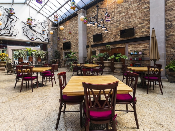 Imagen de los interiores del Hotel Quinta Del Rey. Foto 17