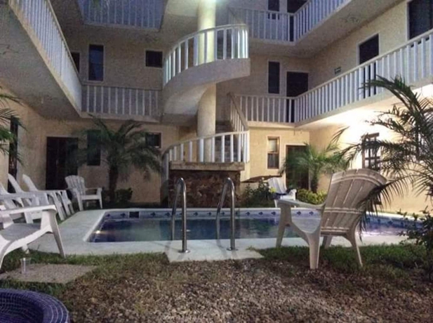 Imagen de la piscina del Hotel Quinta Diamante. Foto 17