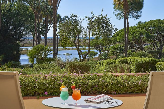 Imagen de los exteriores del Hotel Quinta Do Lago, Algarve. Foto 18