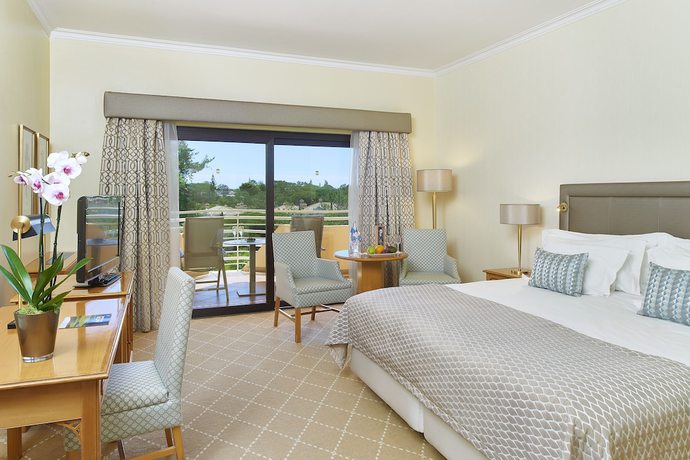 Imagen de la habitación del Hotel Quinta Do Lago. Foto 2