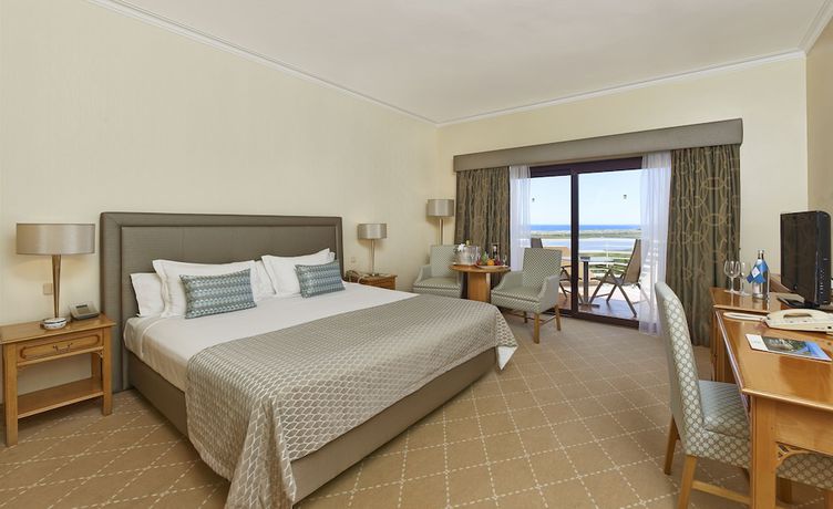 Imagen de la habitación del Hotel Quinta Do Lago. Foto 4