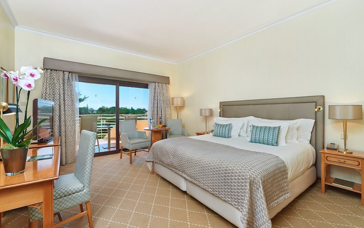 Imagen de la habitación del Hotel Quinta Do Lago. Foto 14