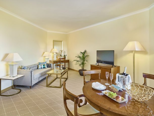 Imagen de la habitación del Hotel Quinta Do Lago. Foto 17