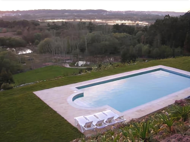 Imagen de la piscina del Hotel Quinta Do Louredo. Foto 19