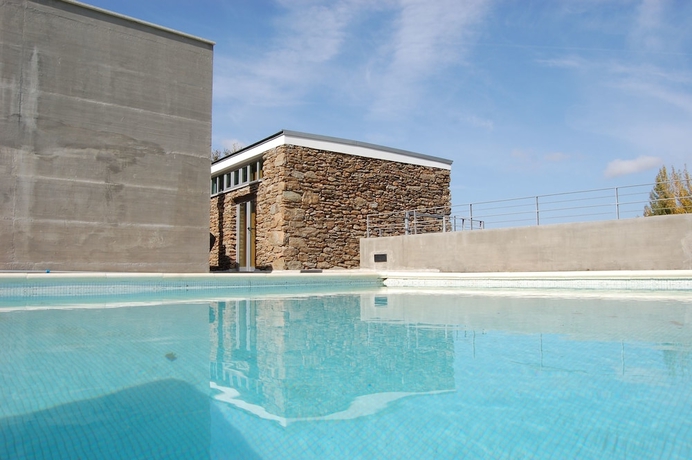 Imagen de la piscina del Hotel Quinta Dos Castanheiros. Foto 12