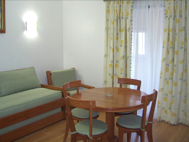 Imagen de la habitación del Hotel Quinta Dos Cedros. Foto 14