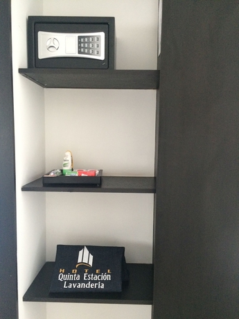 Imagen de la habitación del Hotel Quinta Estacion. Foto 9