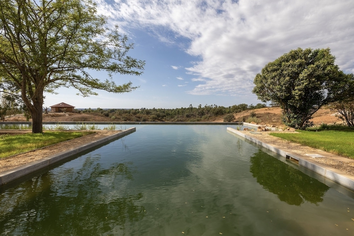 Imagen de la piscina del Hotel Quinta Marugo. Foto 15